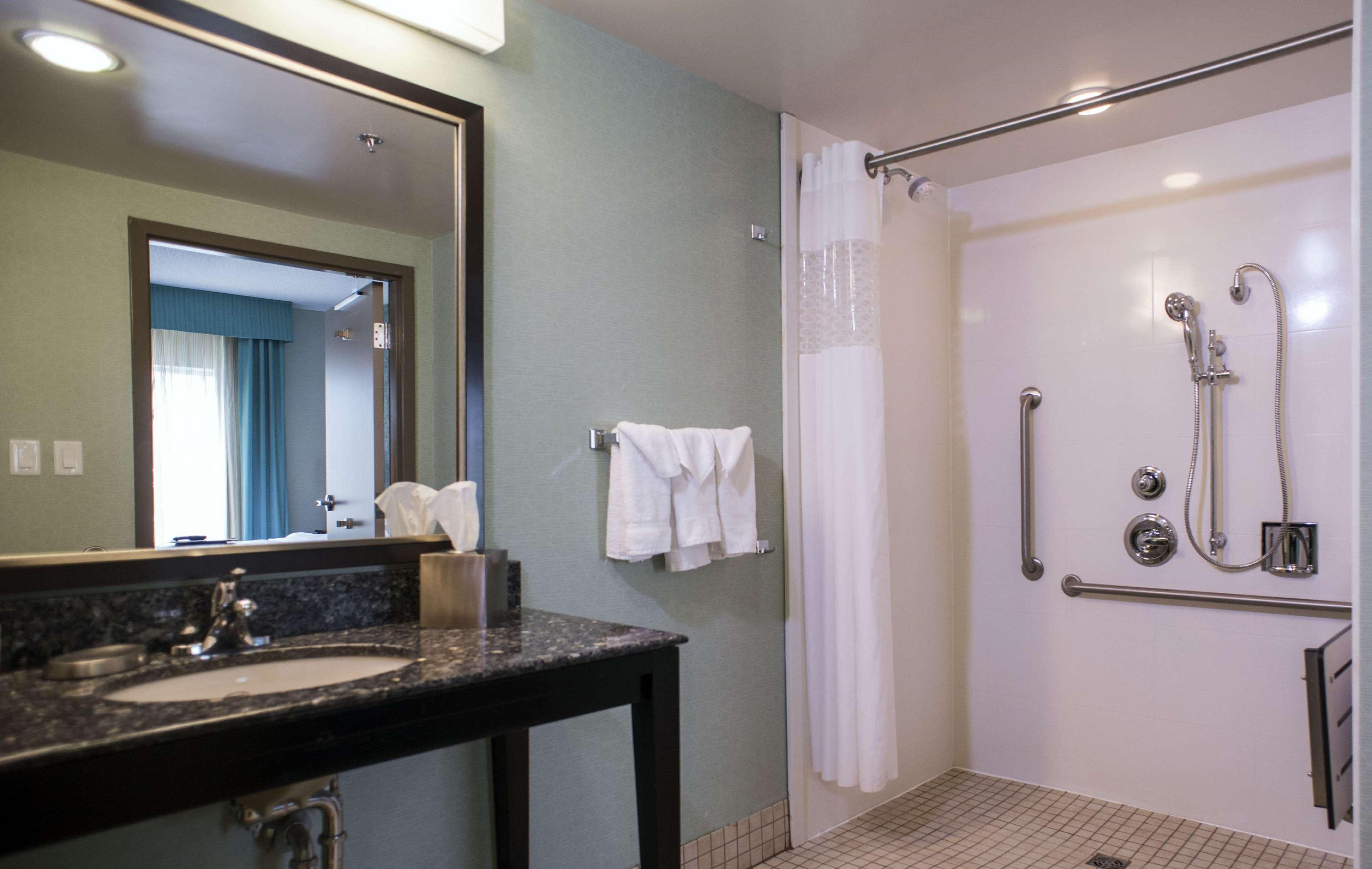 Hampton Inn & Suites By Hilton St. John'S Airport Buitenkant foto