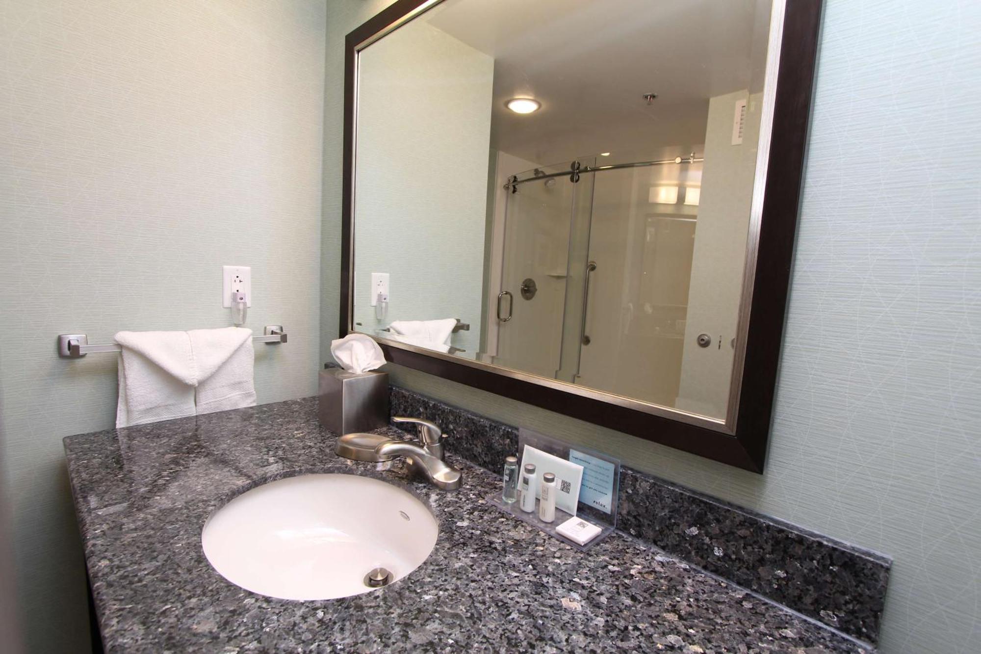 Hampton Inn & Suites By Hilton St. John'S Airport Buitenkant foto
